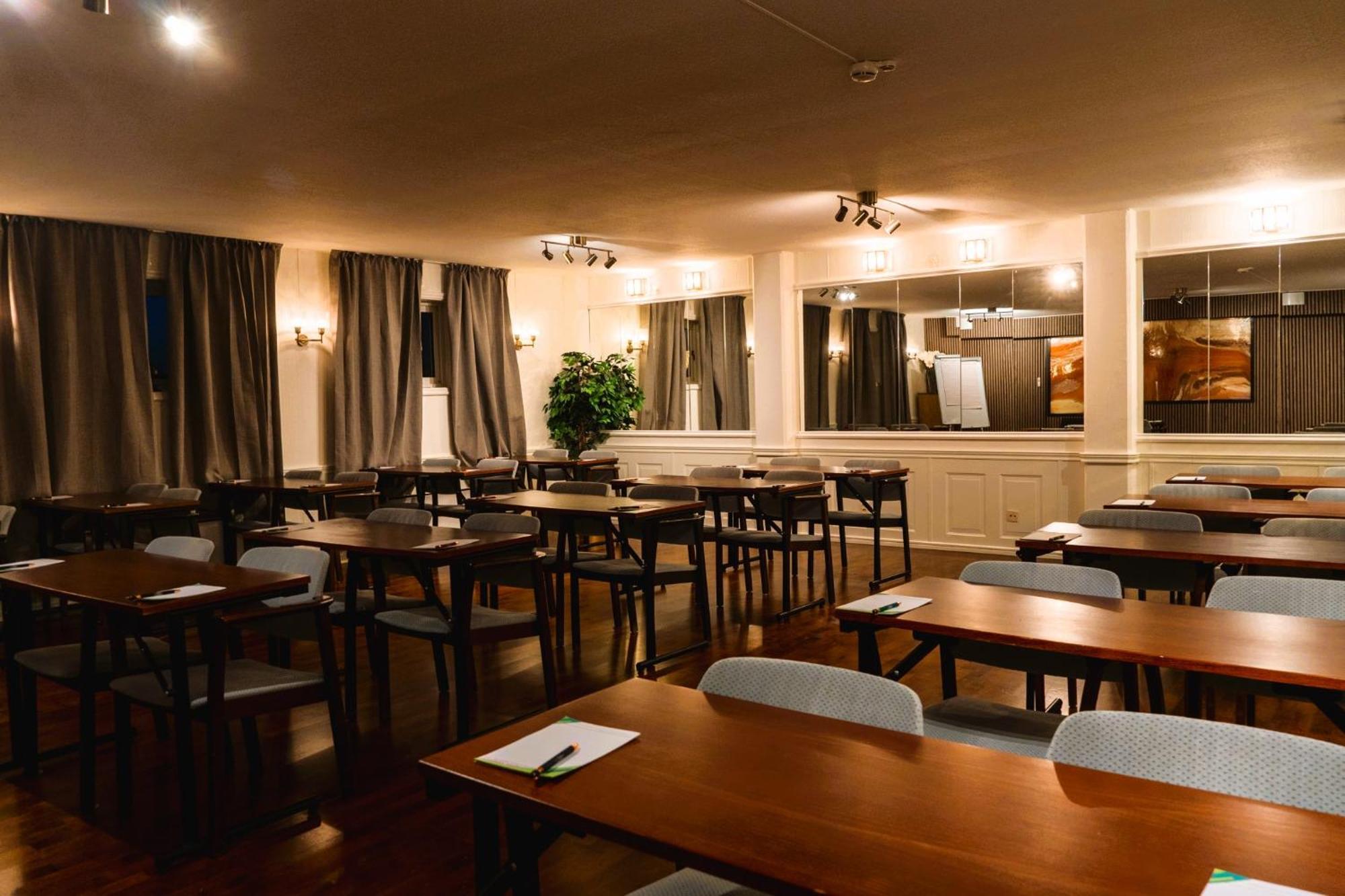 Vaenerport Lakefront Hotell 3* Mariestad