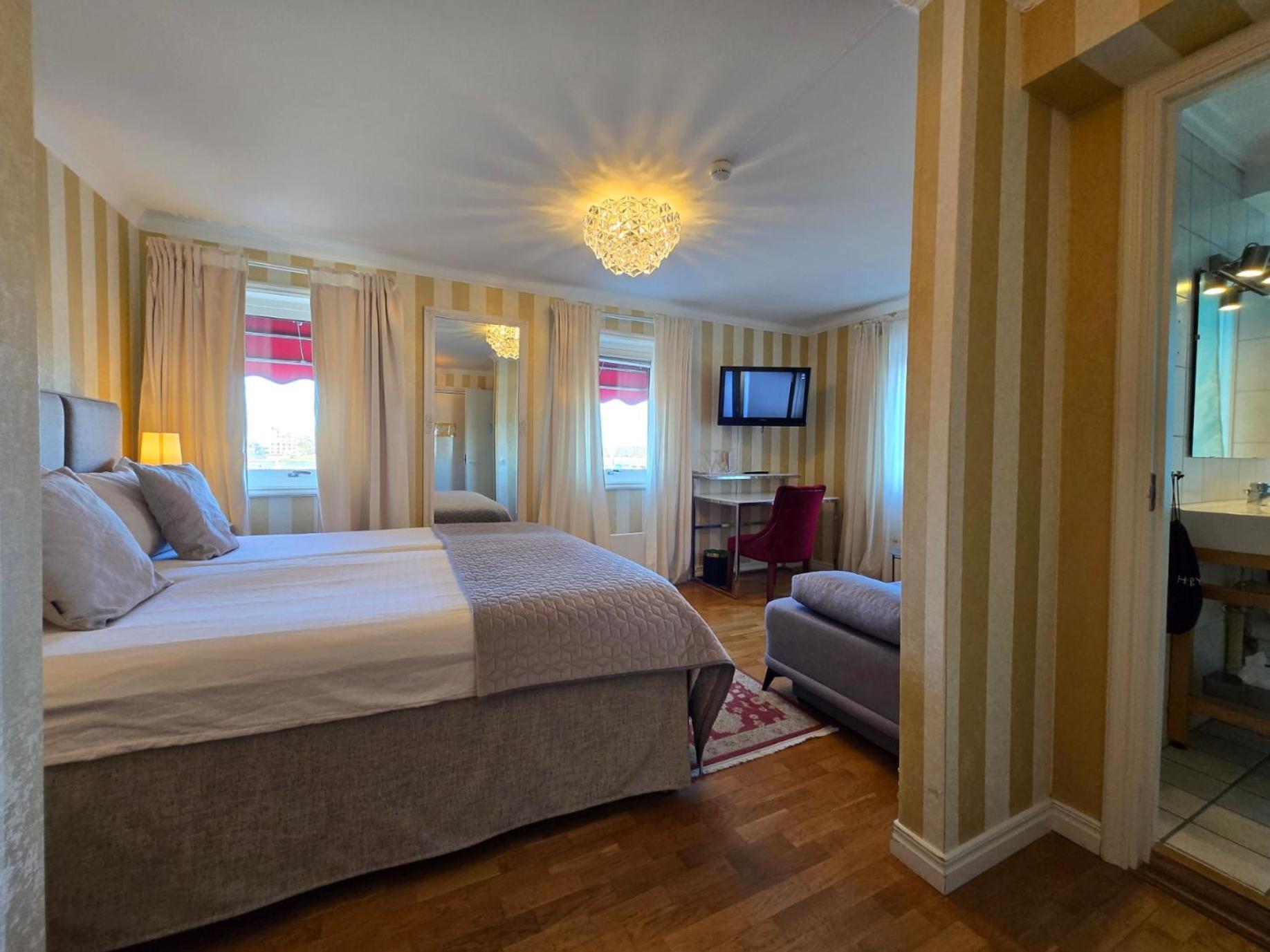 Hotel Vaenerport Lakefront Mariestad